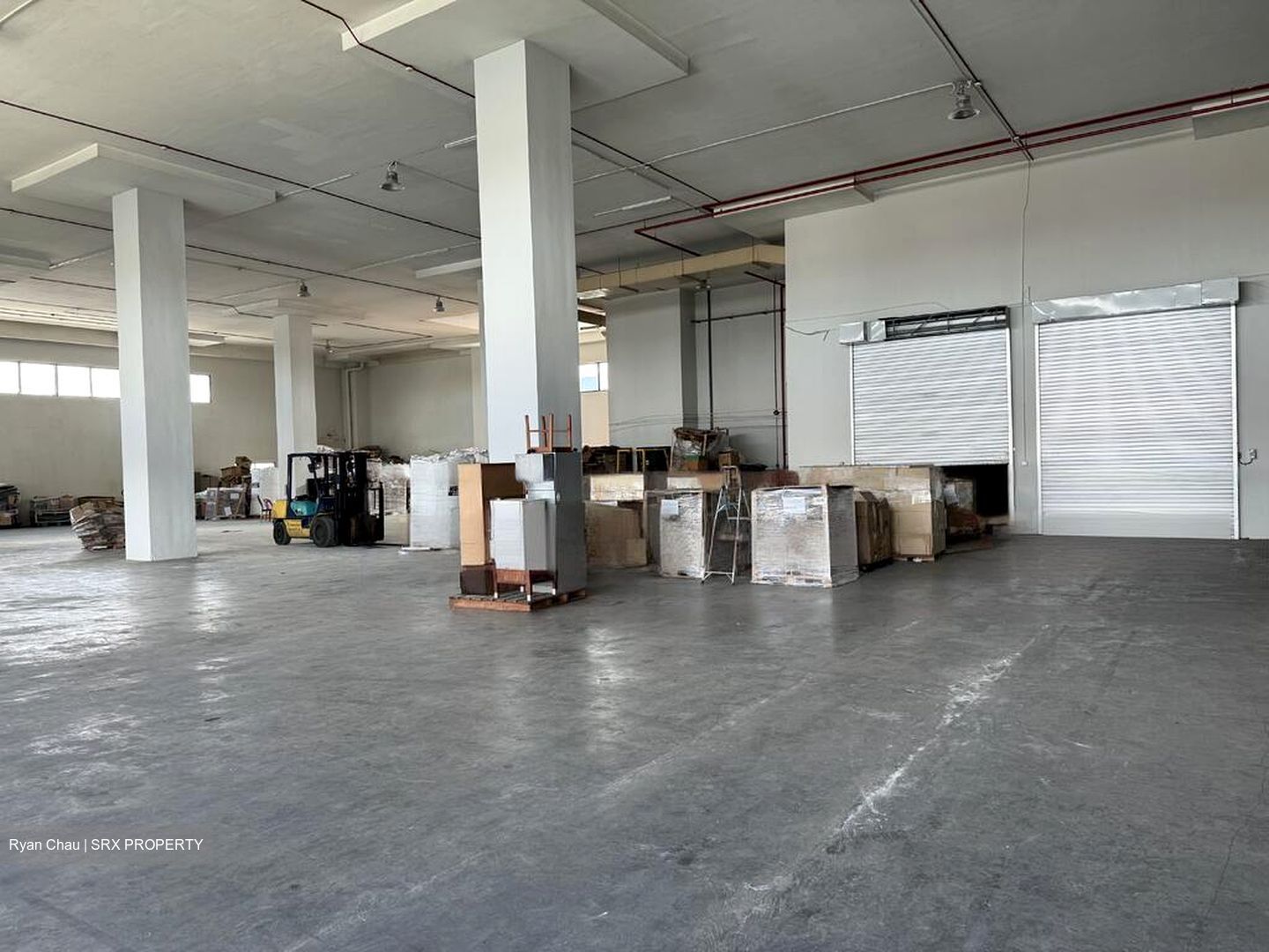 Gul Circle (D22), Warehouse #475688301